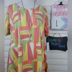 NWT- LuLaRoe Perfect tee-size Lg